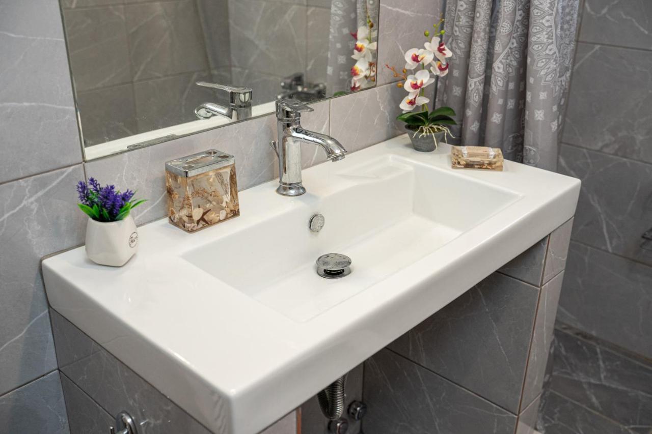 Apartment Jasmine - One Bedroom With Balcony *